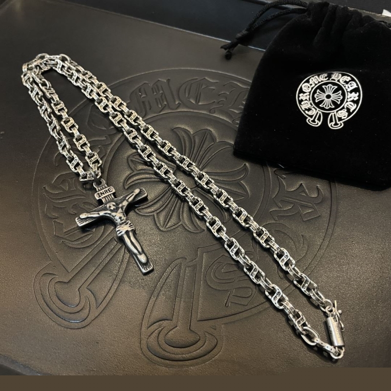 Ch**me He**ts necklaces